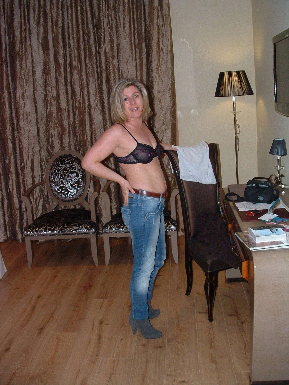 Elena the slut wife who gets very wet from being exposed image 2