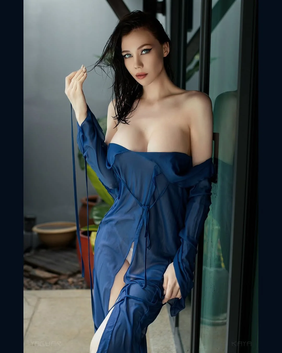 World Class Cosplay Model being Beautiful and Cool, as they do 😇🙏 image 14