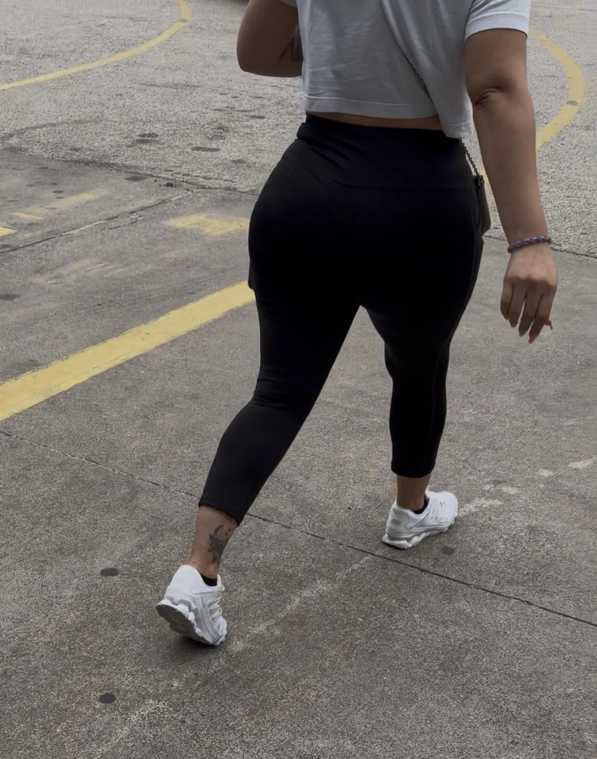 Creep shots of thick Latina ass in black leggings part 2 image 17