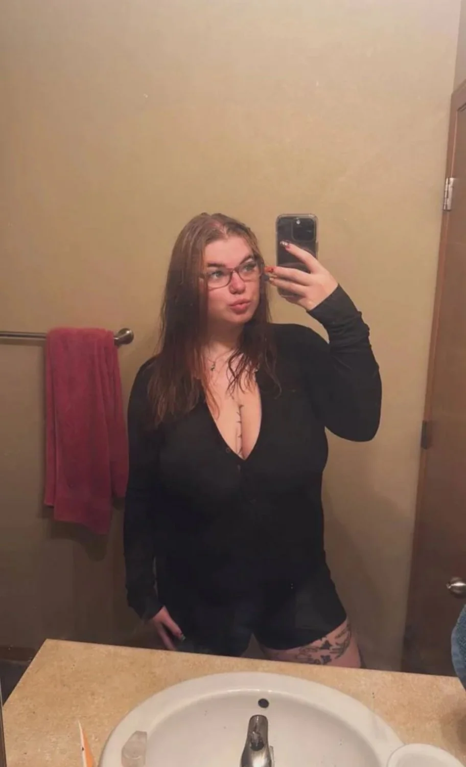 chubby, busty, very tasty main image