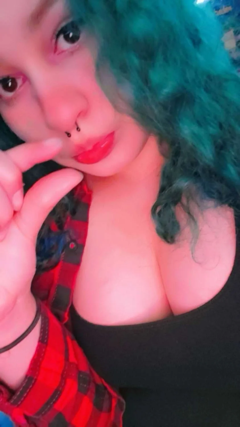 Slutty sister with nice tits image 4