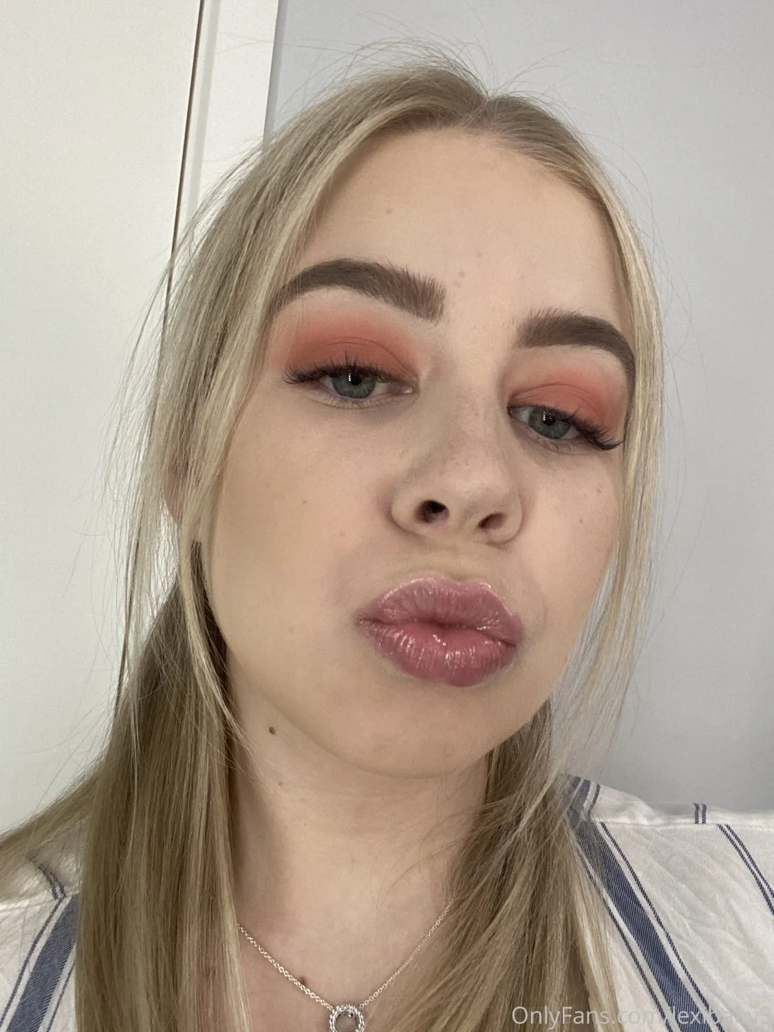 Mini blonde pawg image 26