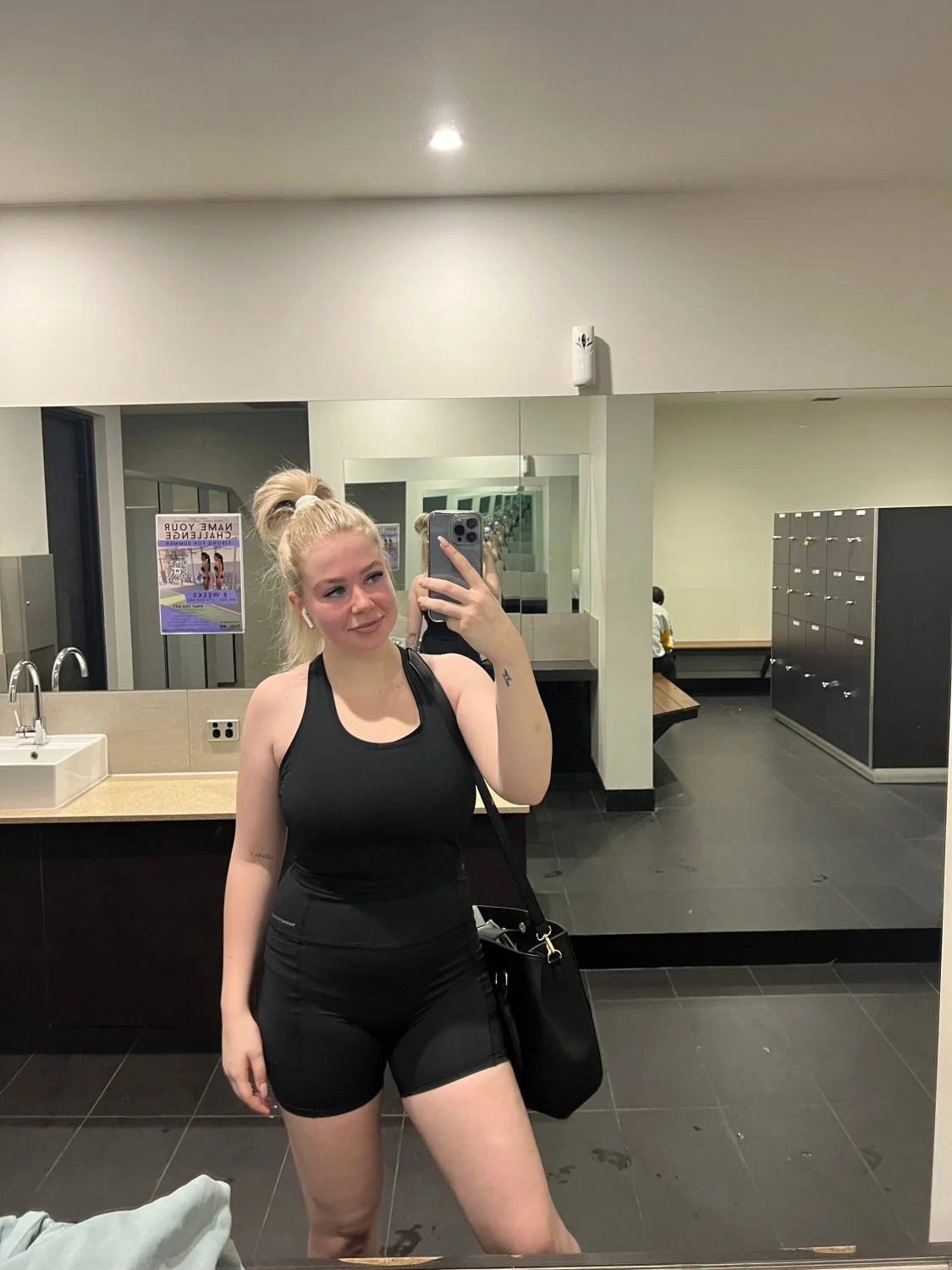 Mini blonde pawg image 5