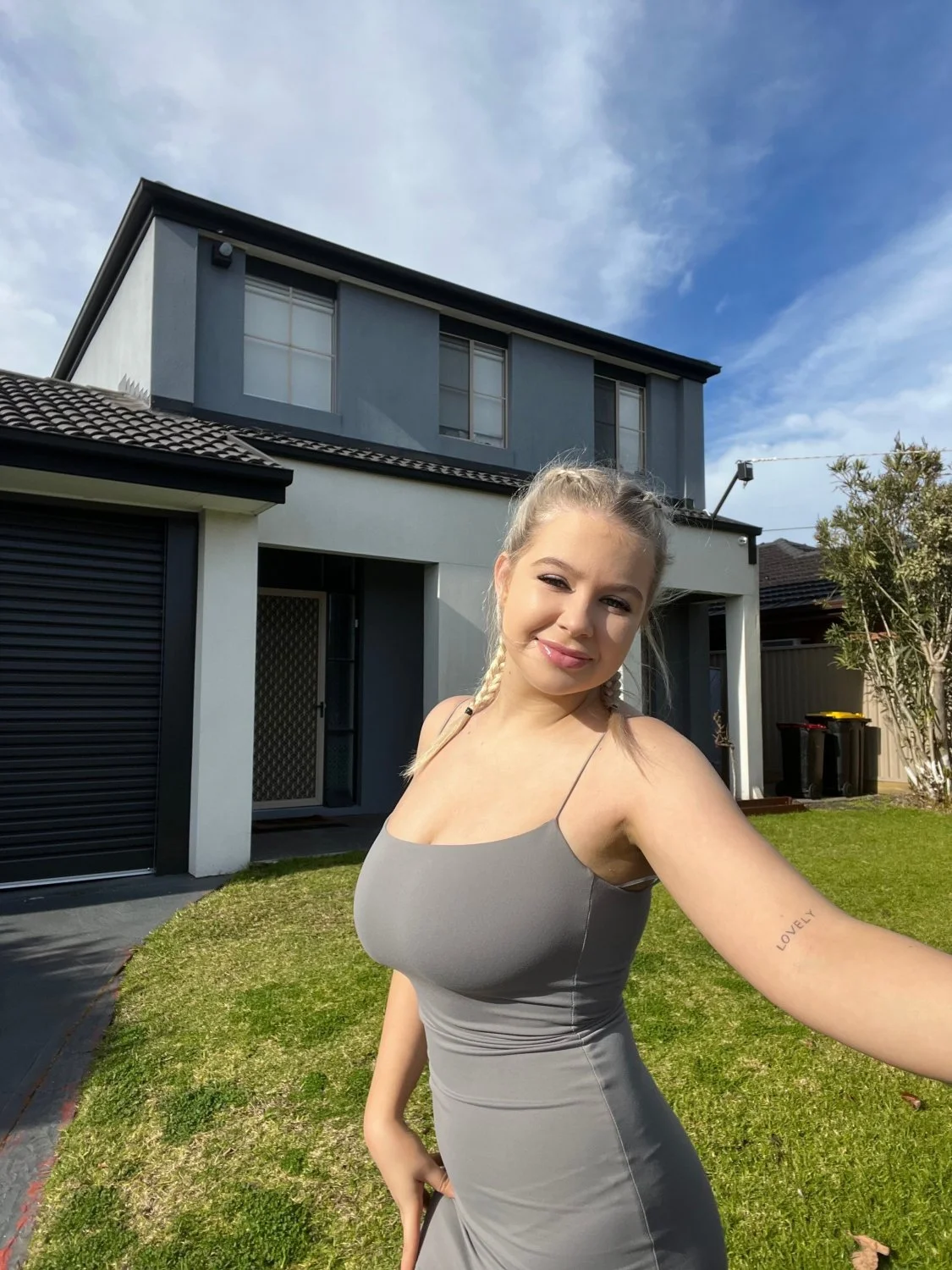 Mini blonde pawg image 9
