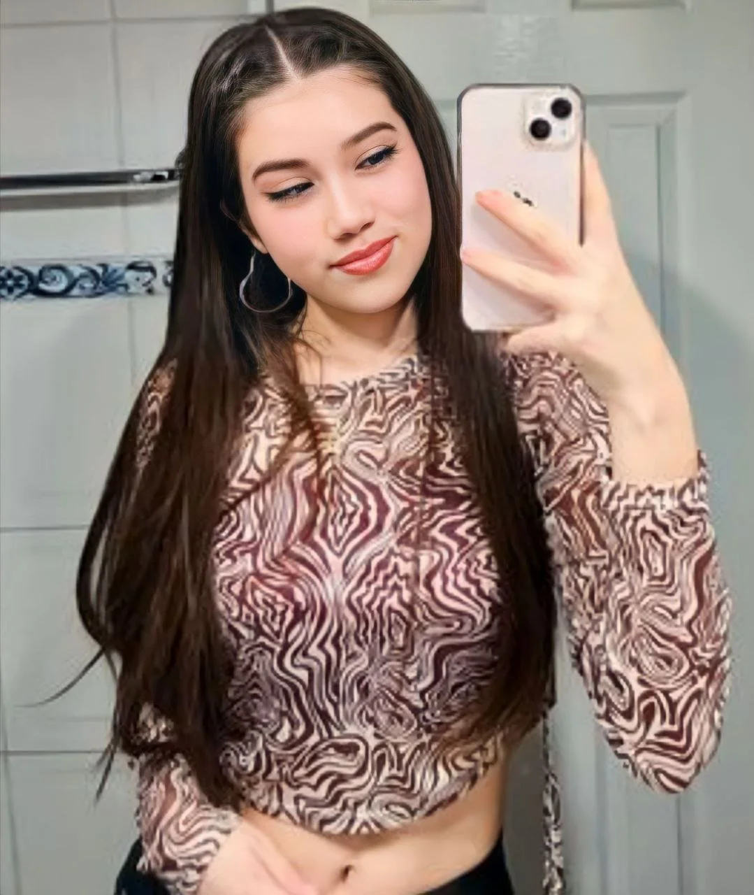 Send message to this stupid girl (the Instagram is in the post) image 2