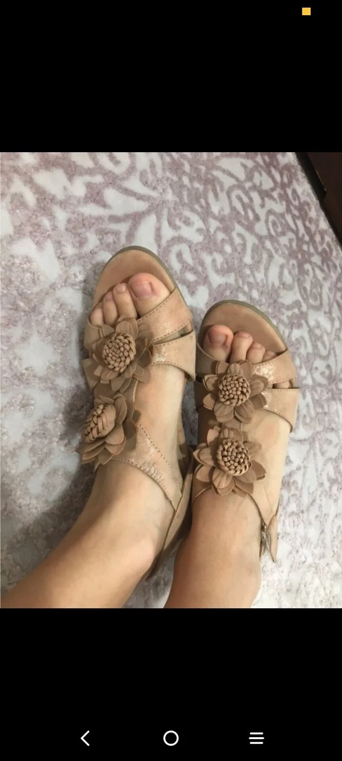 Girlfriend feet image 3