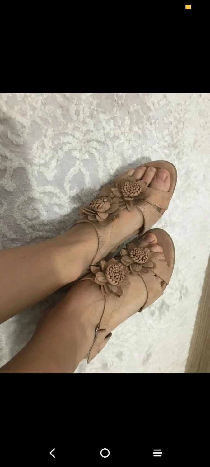 Girlfriend feet image 4