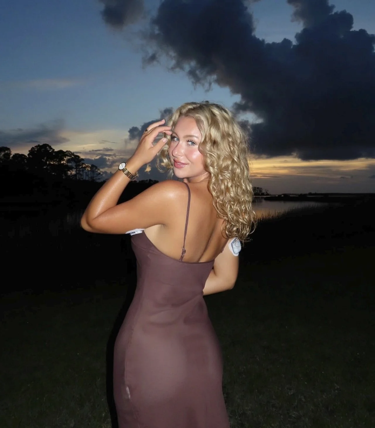 Busty American teen slut Gabriella image 2