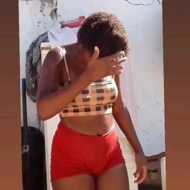 Pretinha gostosinha novinha image 3