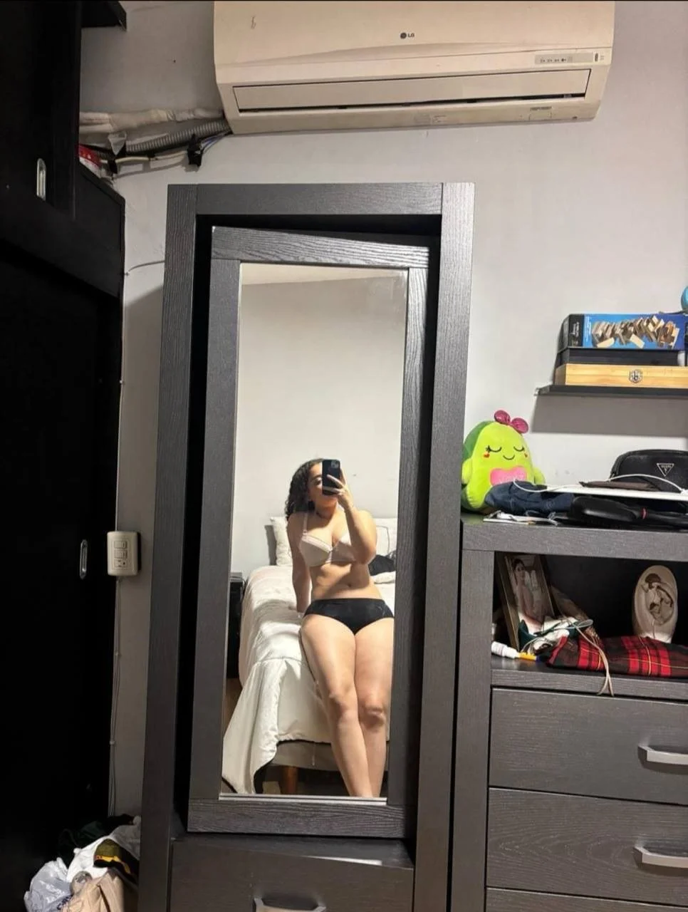 Entregan a esta puta por telegram image 12