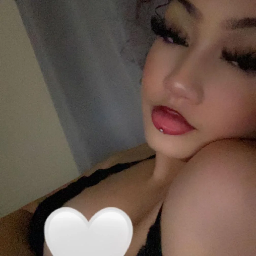 ¥add my Latina Wife on Snapchat¥ image 5