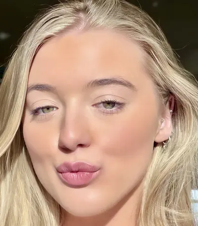 OLIVIA….she will make you jizz cover image