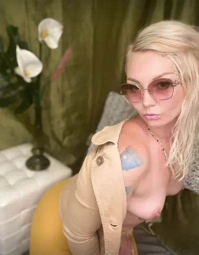 Alt Model Sabrina Sin cover image