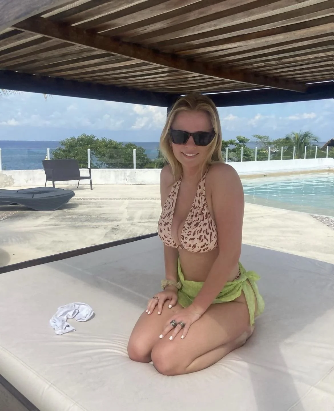 Matilda Martin Big Tits UK ( MatildaMaisieMartin ) image 5