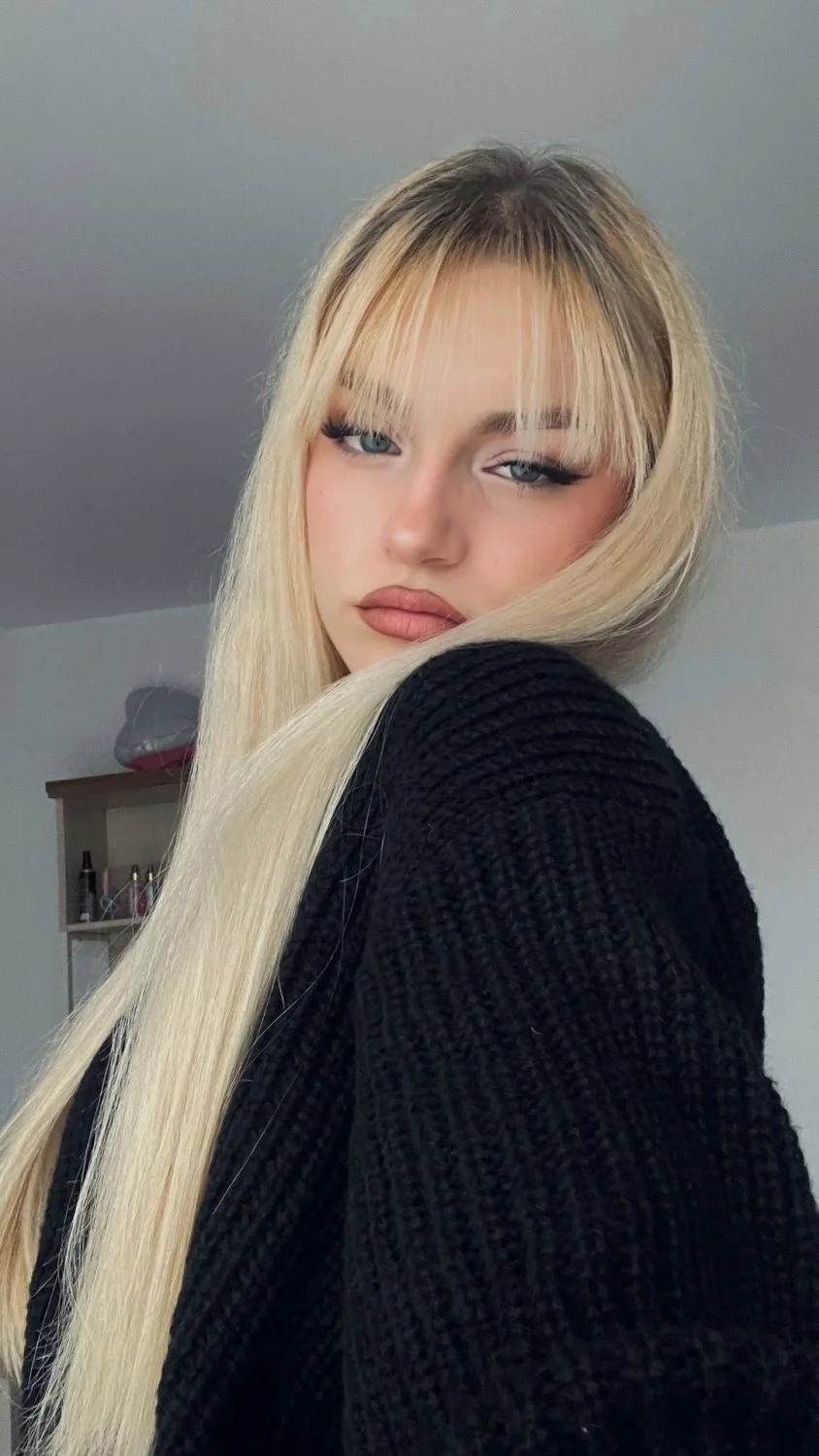 Stunning teen slut Ana image 17