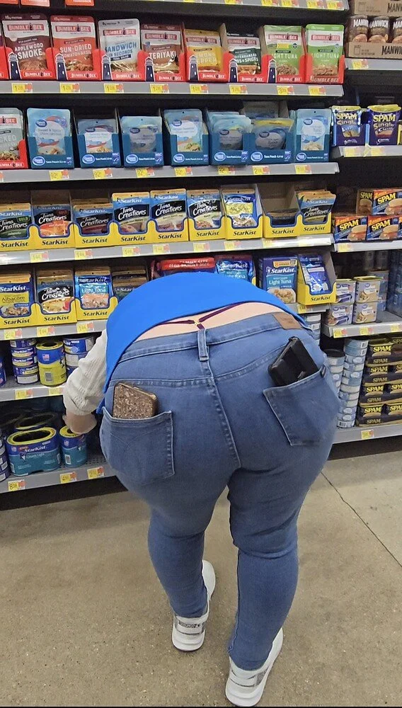 G-string image 4