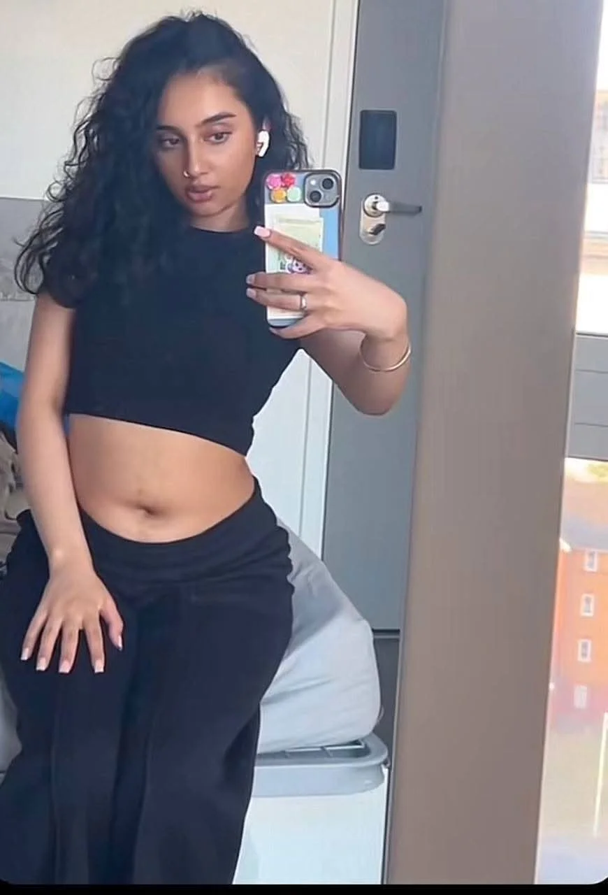 Sukh 20F Fine Indian bitch from West London main image