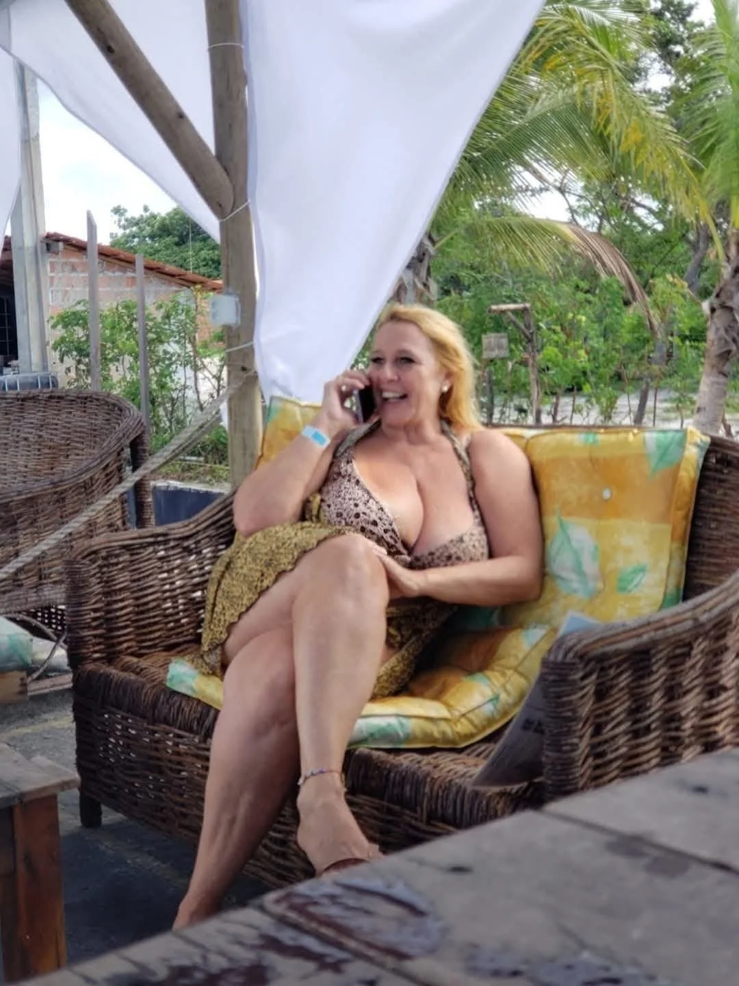 Mom have sexy call with her bf, my dick is hard. I have video. Only send in private main image