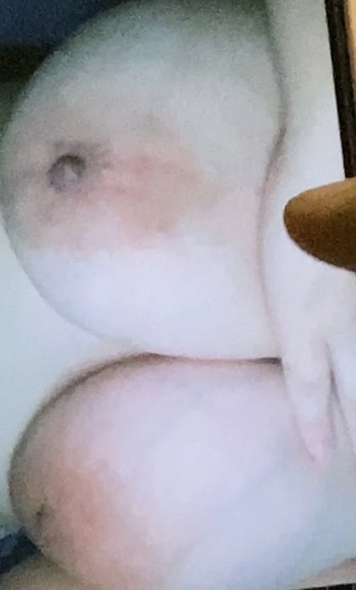Sexy MILF image 3
