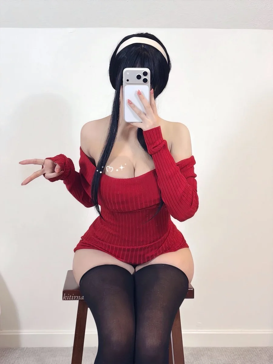 Mix de cosplays de yor forger. Las cosplayers son super lindas y puras, me ponen duro siempre image 7