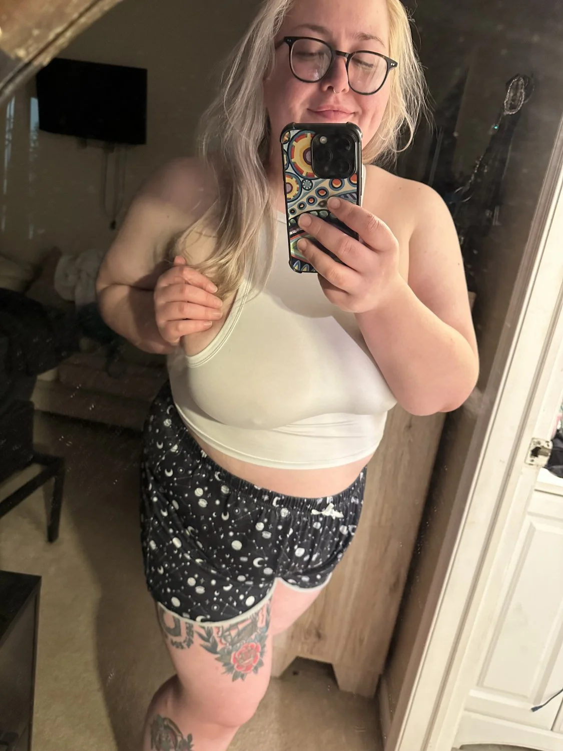 Chubby blonde sucking bwc image 6