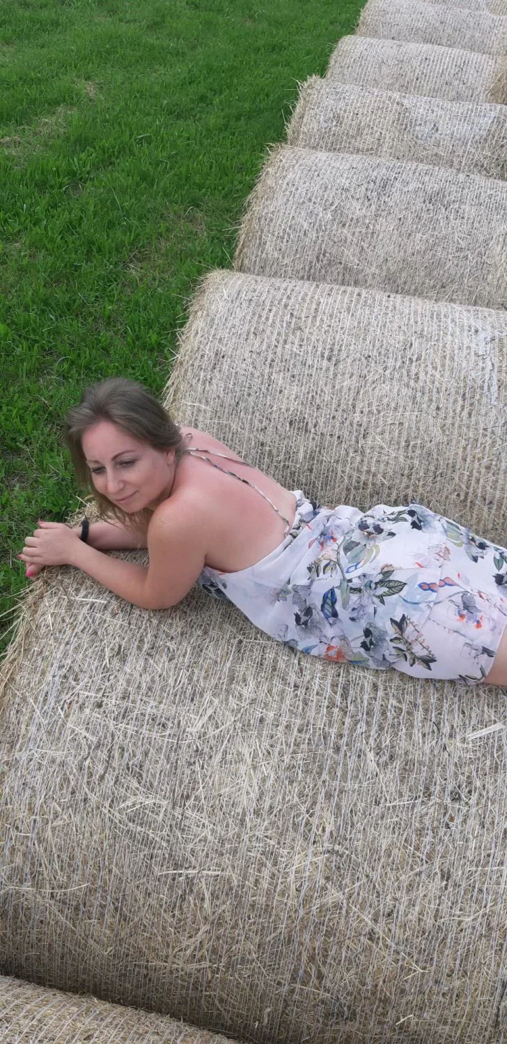 Czech Wife image 23