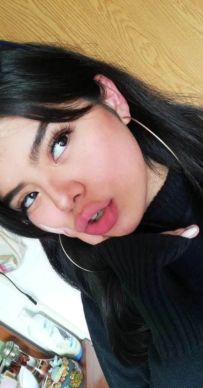 Putita nalgona expuesta por su novio image 1