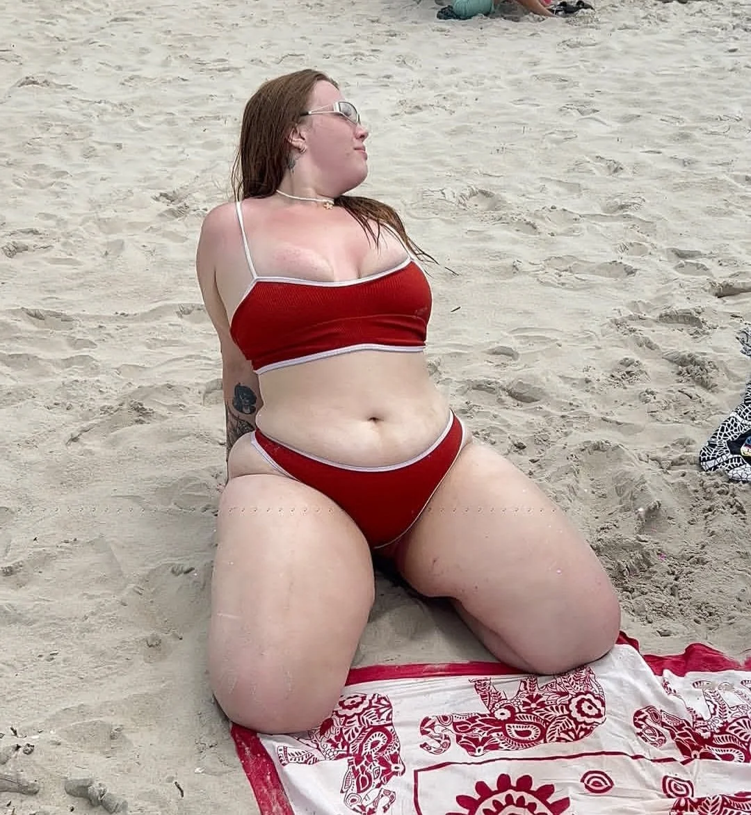 Novinha flagrada se exibindo na rede image 6