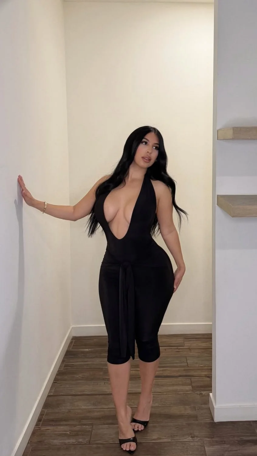 Sexy Latina 4 image 24