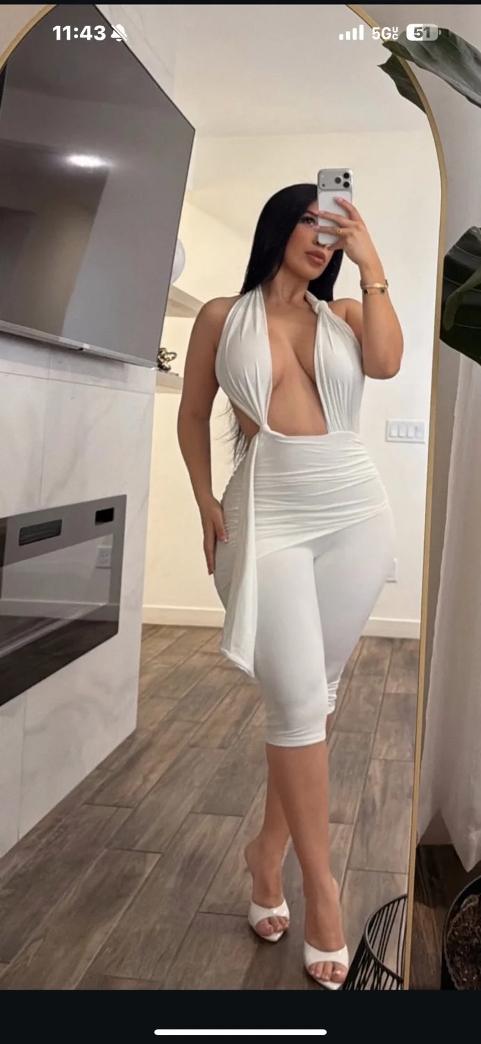 Sexy Latina 4 image 26