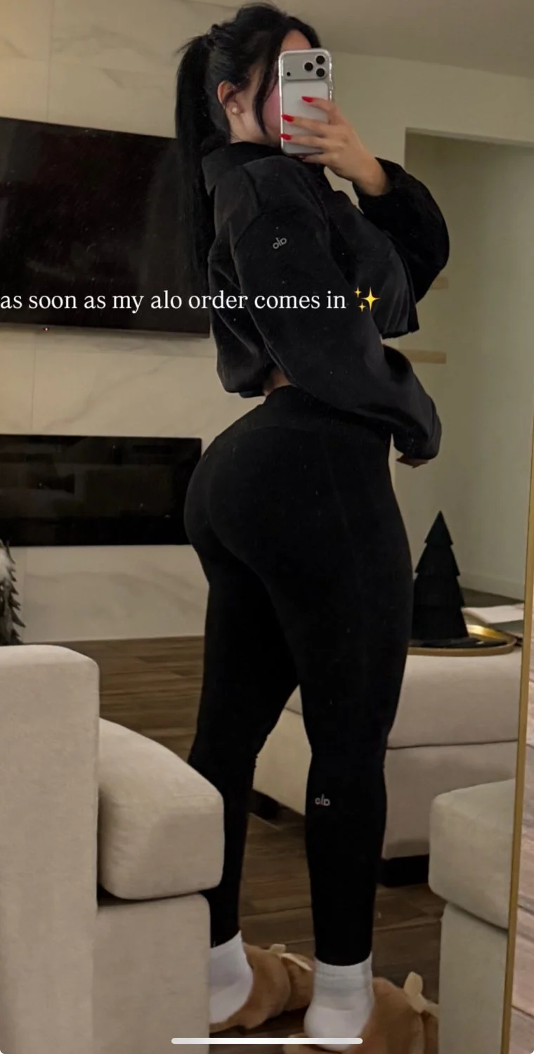 Sexy Latina 4 image 9