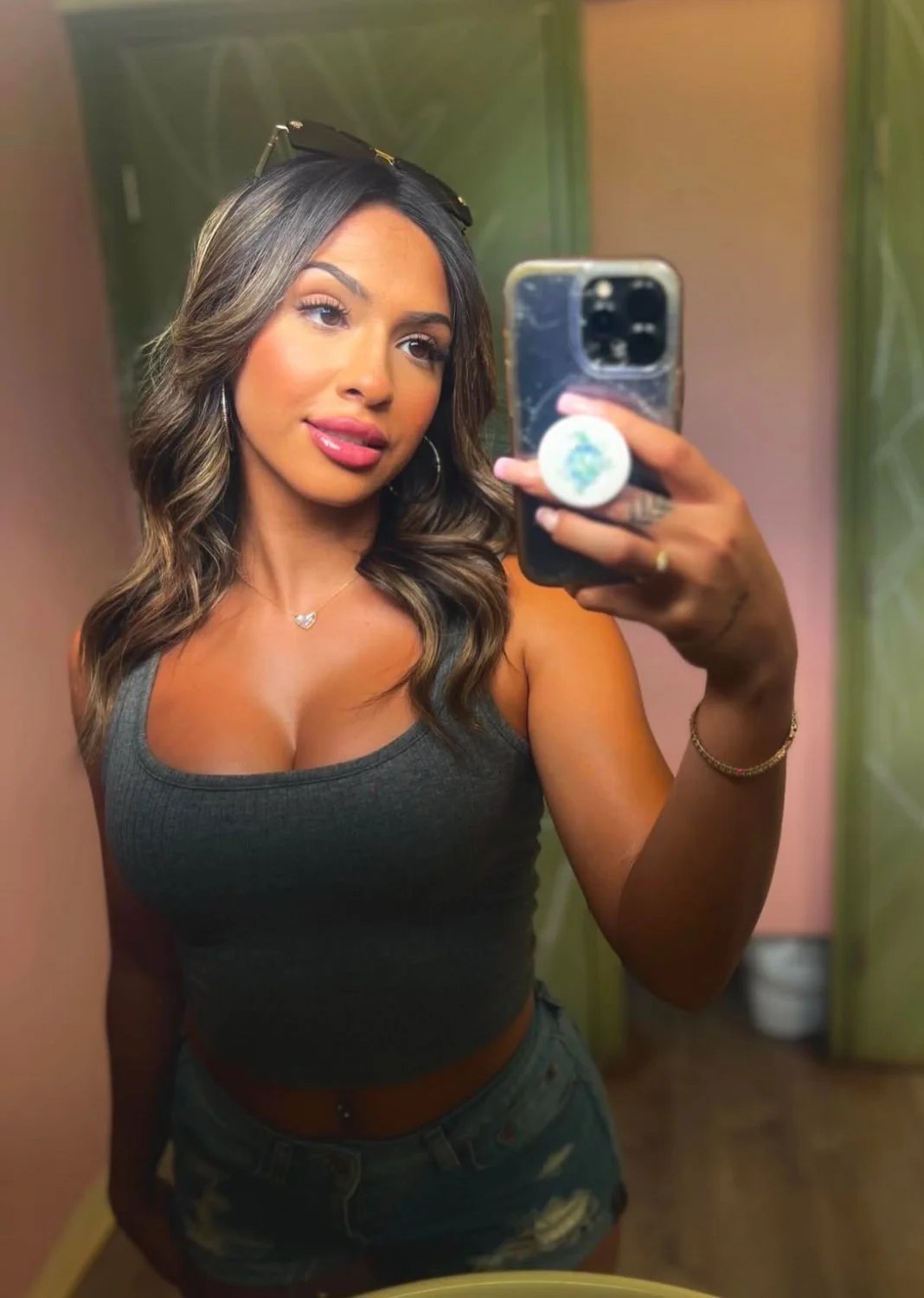 Pretty Latina slut with an amazing curvy body image 13