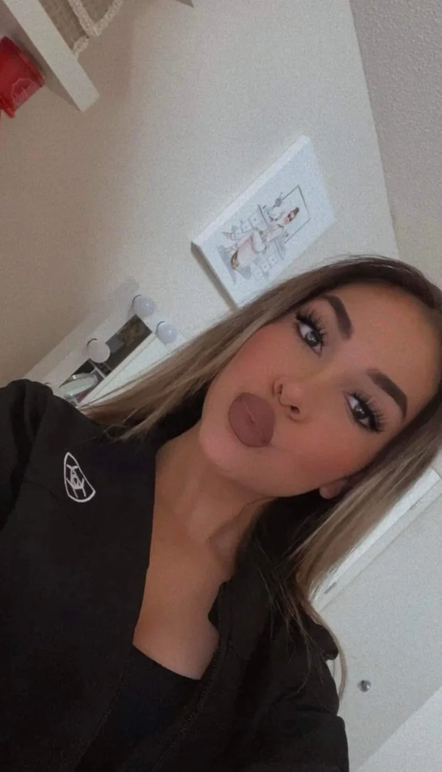Blonde Latina nudes exposed image 5