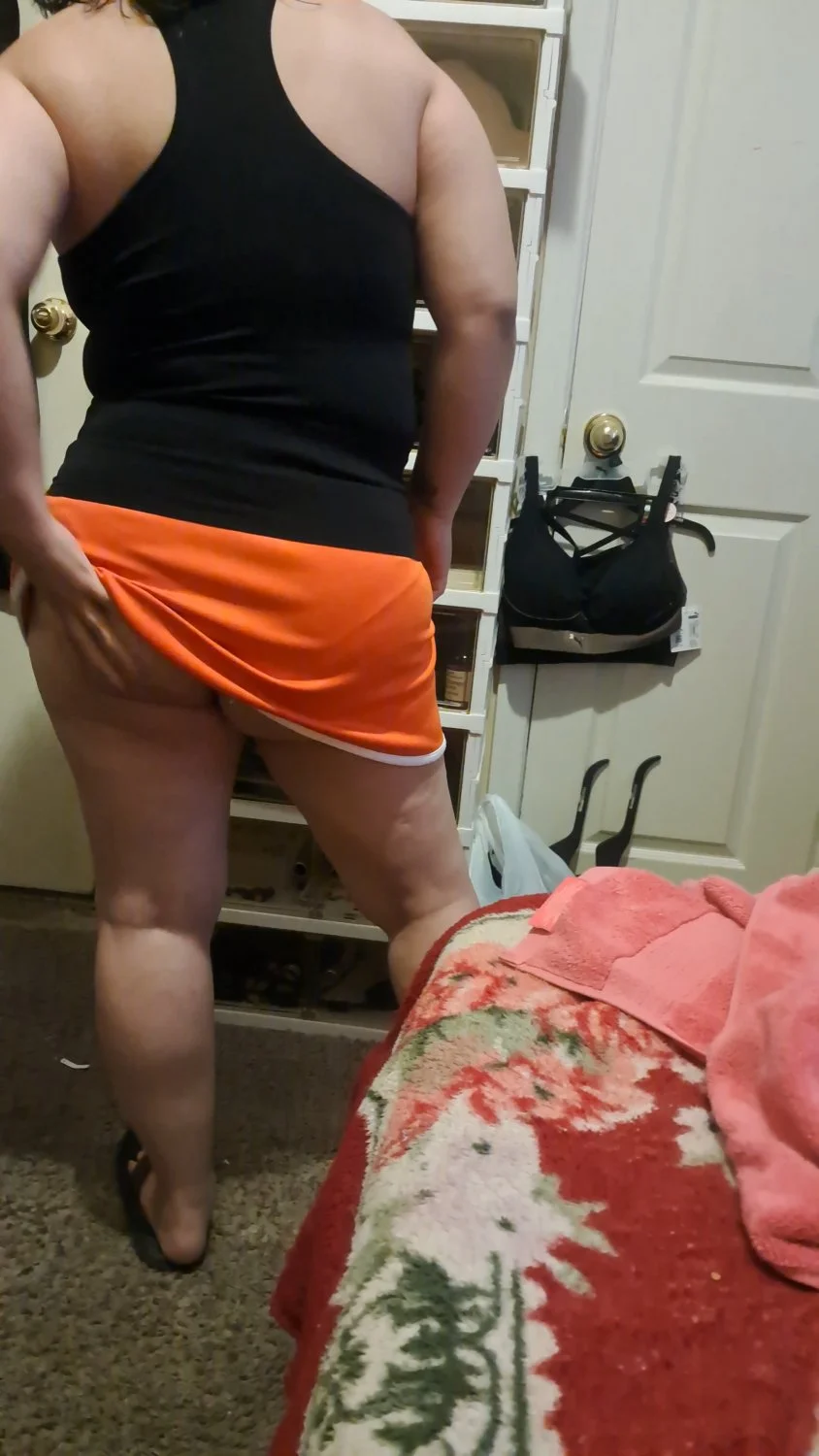 Pawg creeping image 24