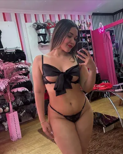 Lohana Oliveira cover image