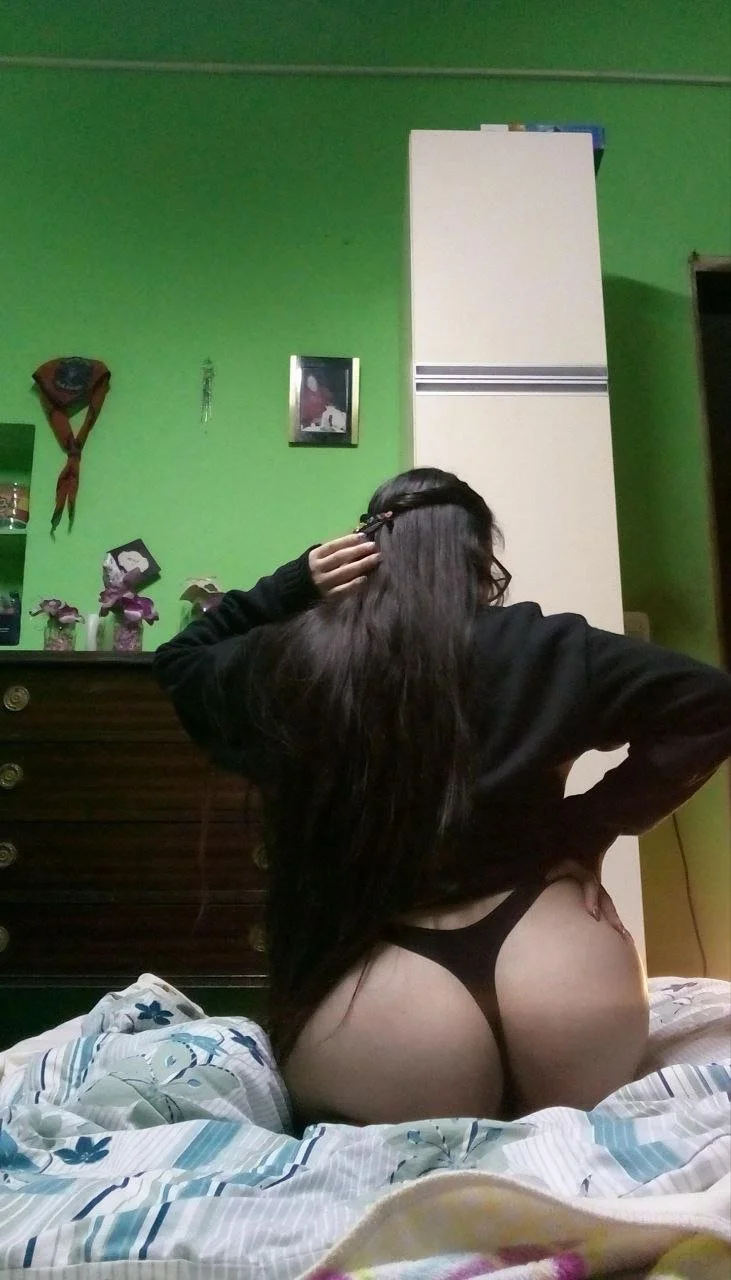 Gordibuena blanquita rica Culona cojiendo de perrito con su amigo+cum image 4
