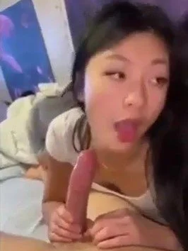 She Knows What She's Doing main image