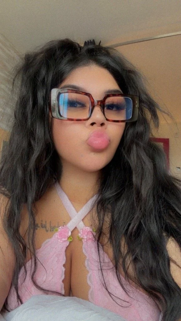 N H E L L Y . BBW 🌶️ image 14