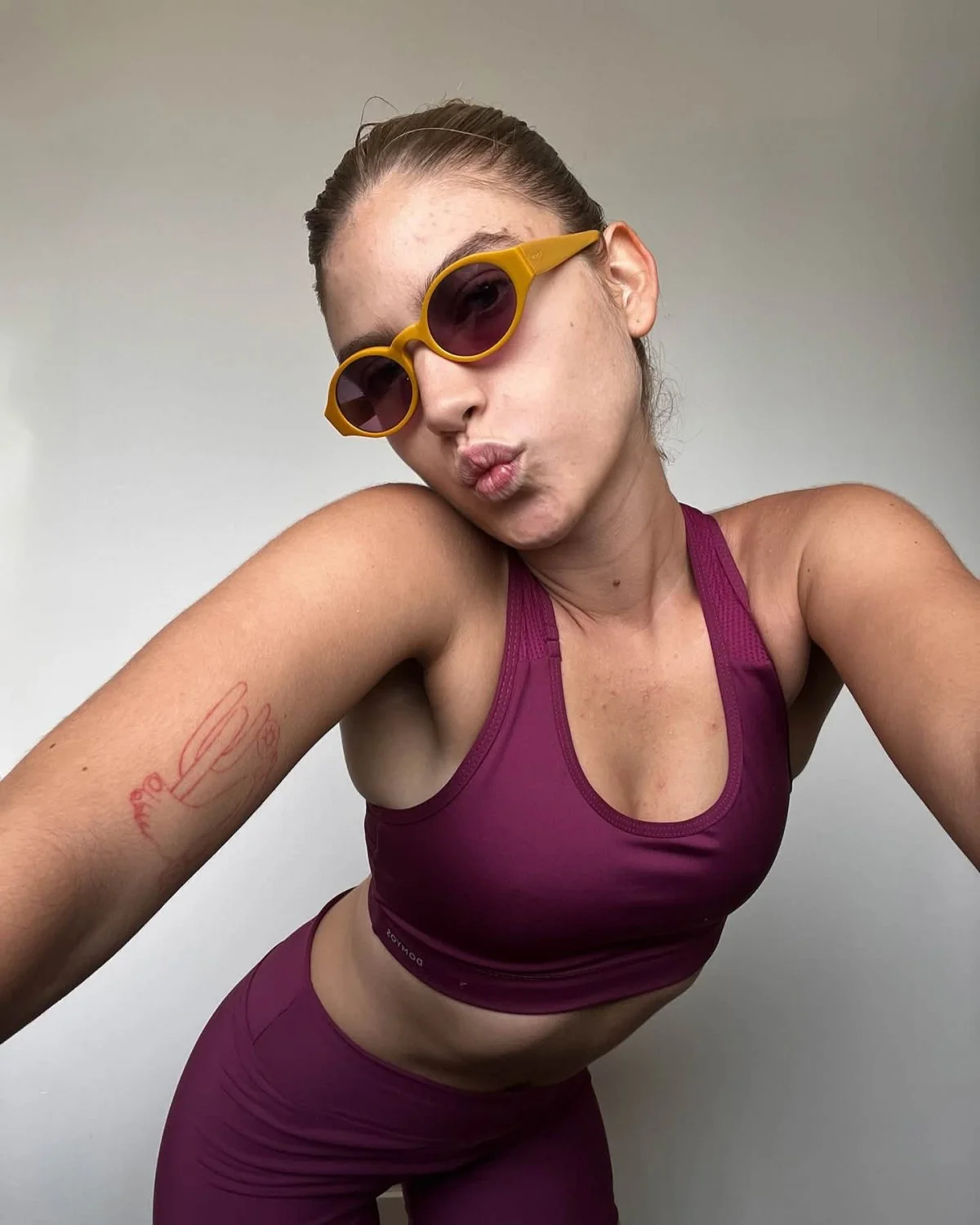 Novas Fotos na Gigi...Giovanna Grigio lindissima , muito linda , deliciosa image 2