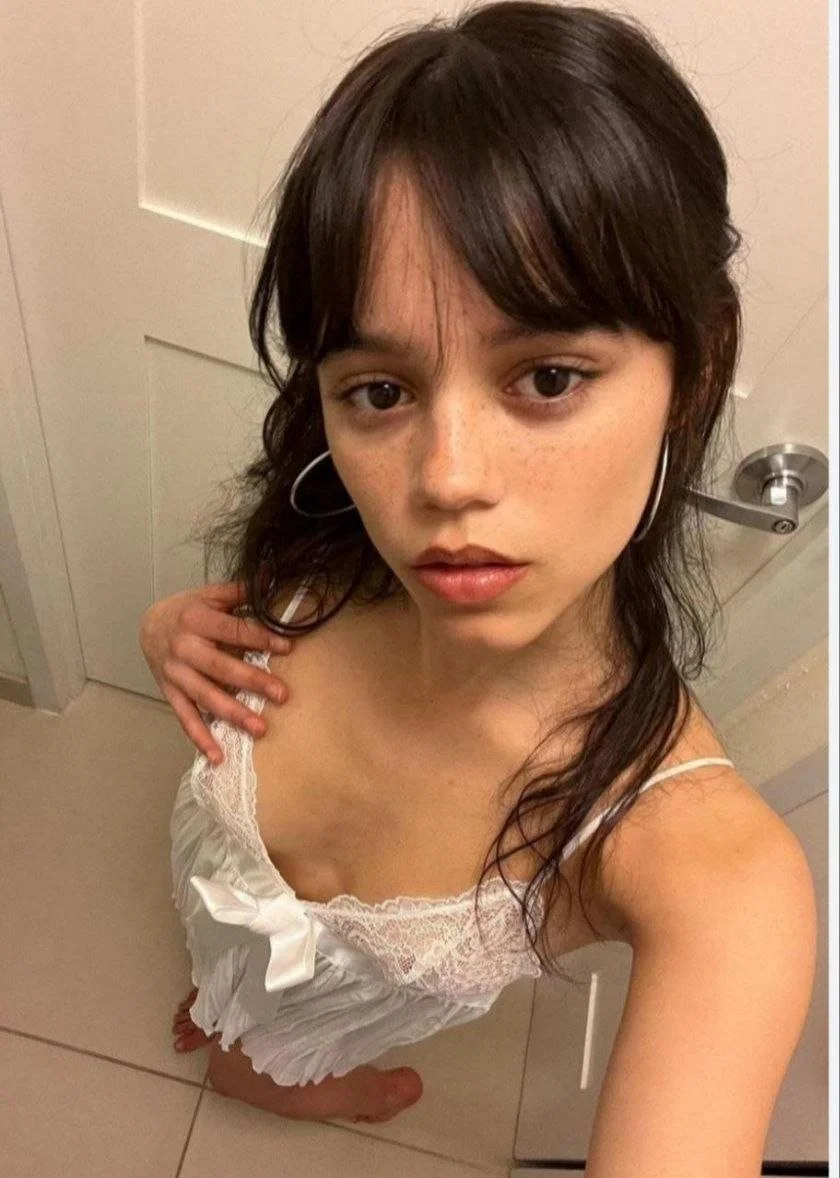 Quiero ser cornudo de Jenna Ortega. Alguien para hablar de ella? image 6