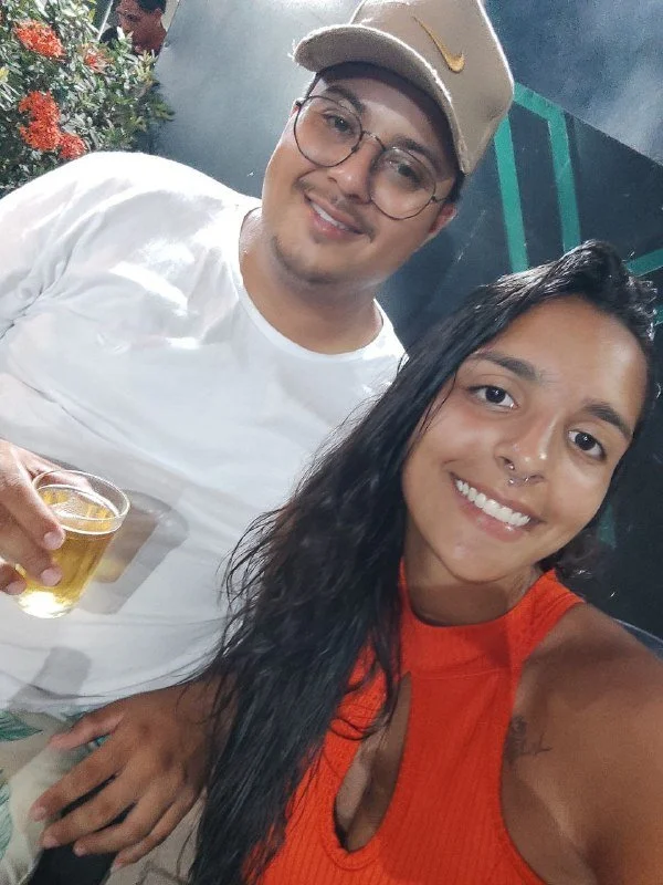 Morena novinha puta vazada dando de 4 pro namorado! Vazou casal erome br main image