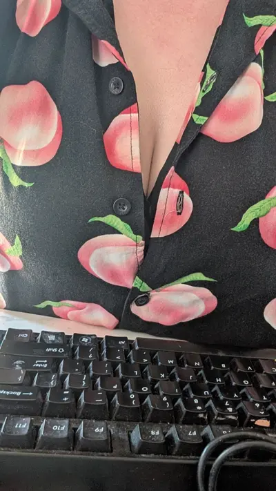 Kik whore Gremlinslut is nothing but a piece of fuckmeat to order around. cover image