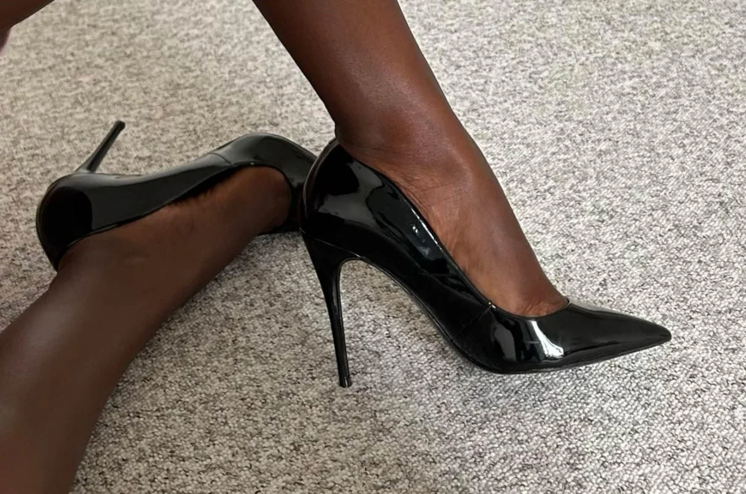 Black skinny Feet in elegant black High Heels 👠🦶🏾 image 2