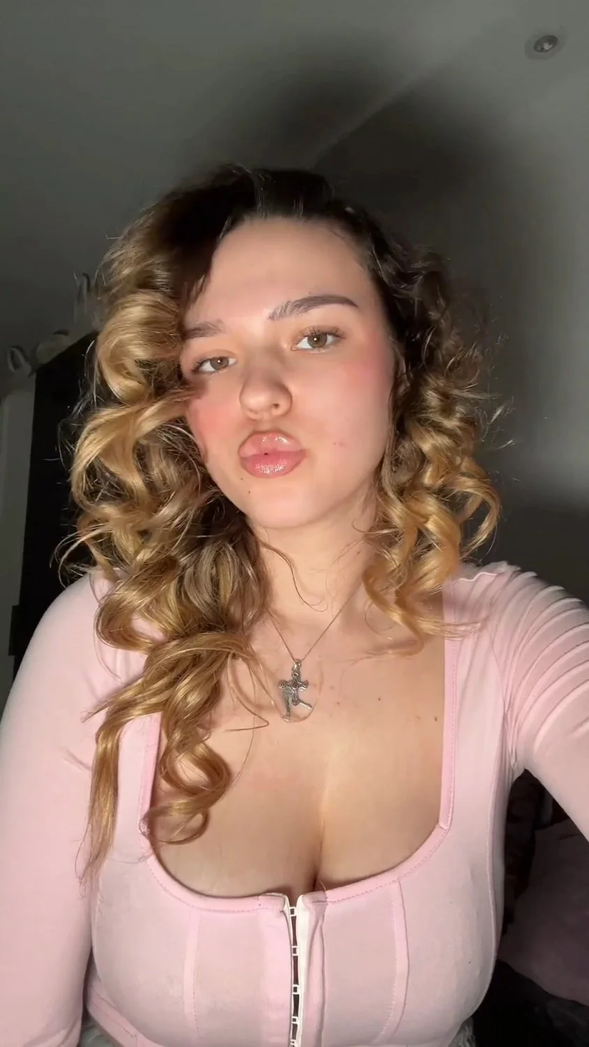 SEXY German TikTok Girl / Live / Big Tits main image