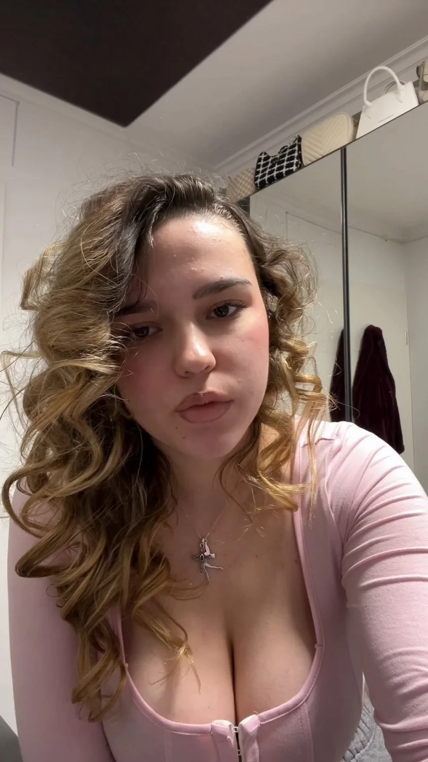 SEXY German TikTok Girl / Live / Big Tits image 3