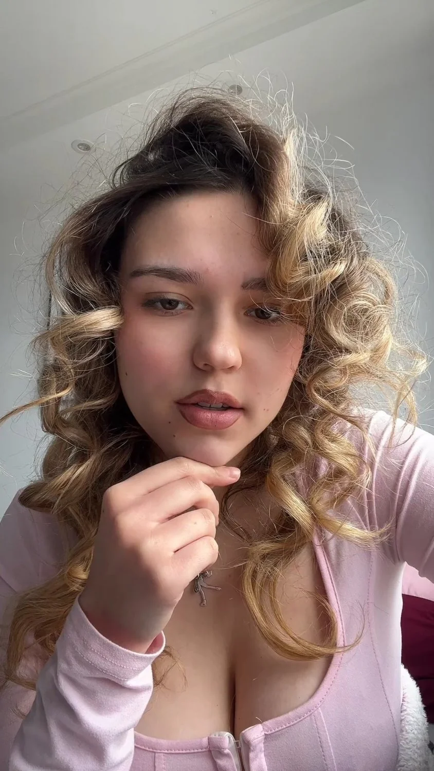 SEXY German TikTok Girl / Live / Big Tits image 6