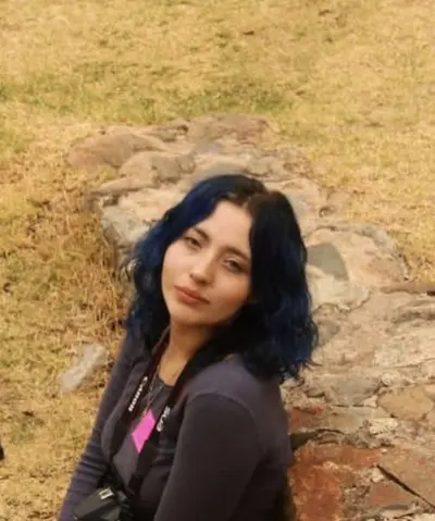 Putinha gotica vazada se exibindo pro namorado corno! novos videos caiu na net, amador, novinha cover image