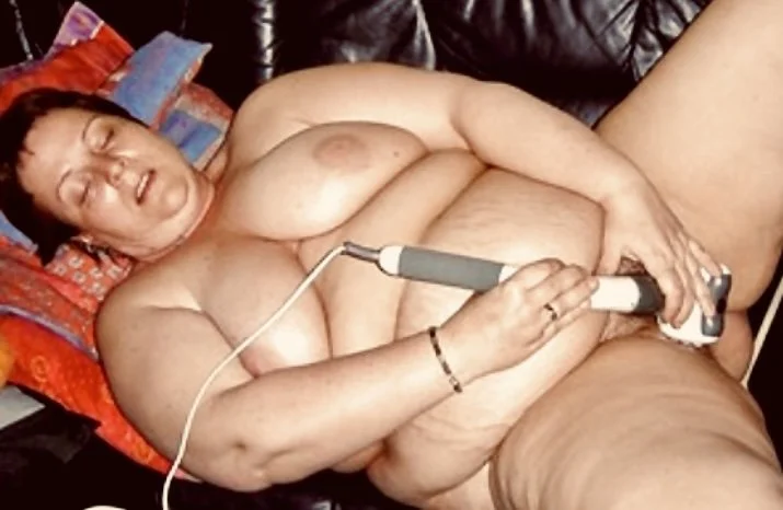 UK Laura Super Slut image 14