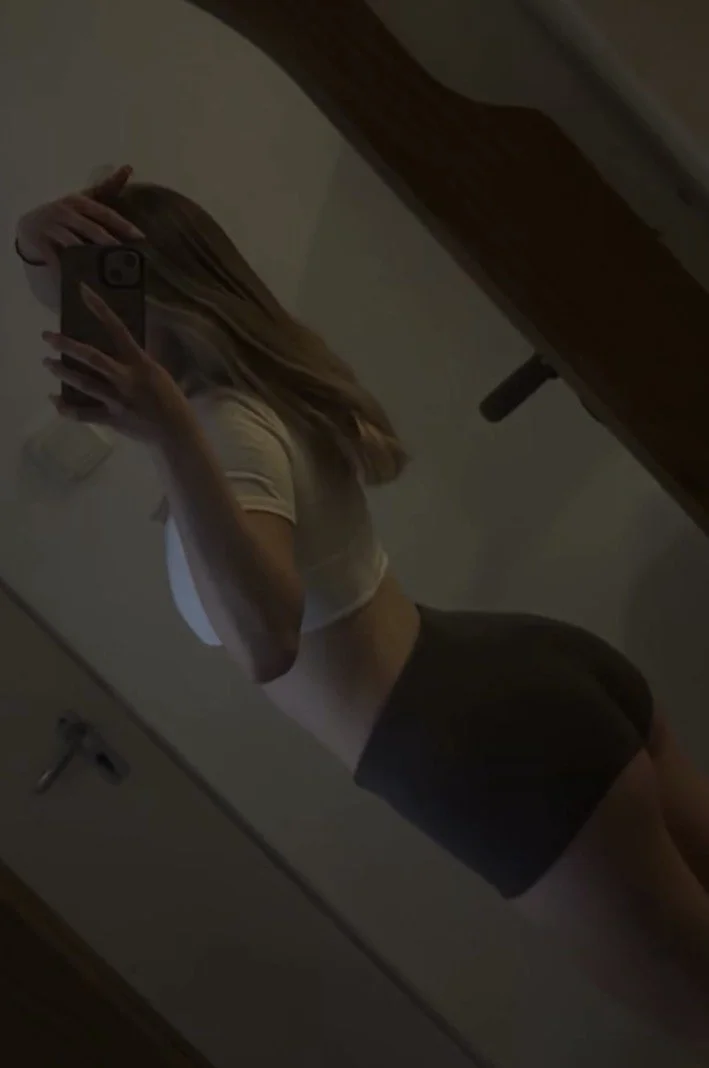 i can’t stop jerking to these pics of my sister image 6