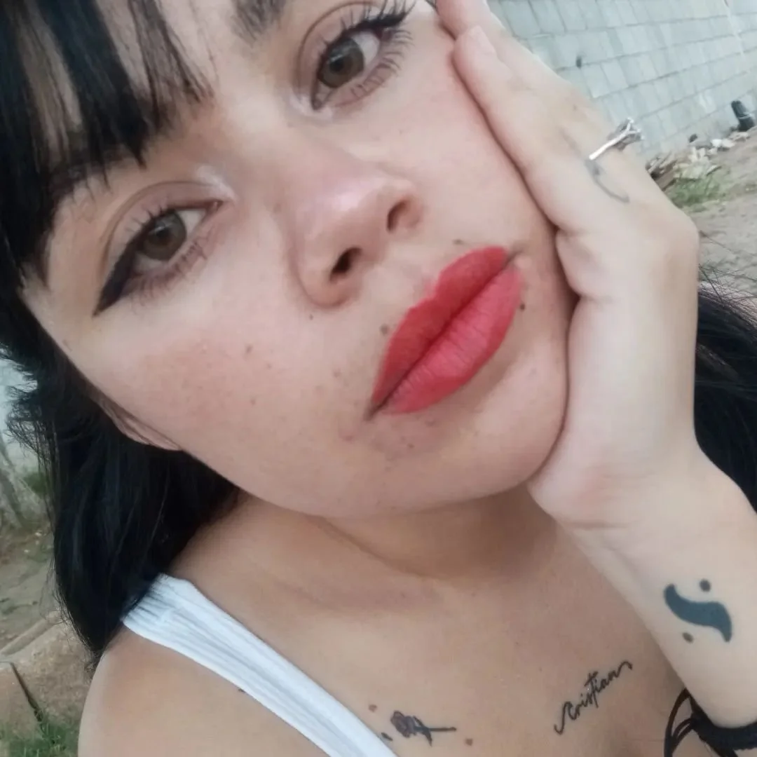 Edits de una putita de instagram que me la pone muy dura, su carita de actriz porno me calienta duro image 9